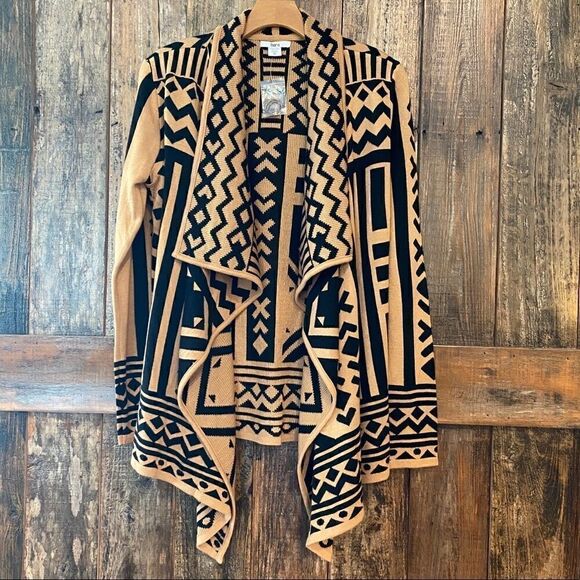Bar III Sz XS NWT Tan Black AzTec Open Long Warm Cardigan - Picture 2 of 8